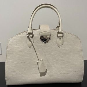 Louis Vuitton Pont Neuf Handbag Epi Leather GM